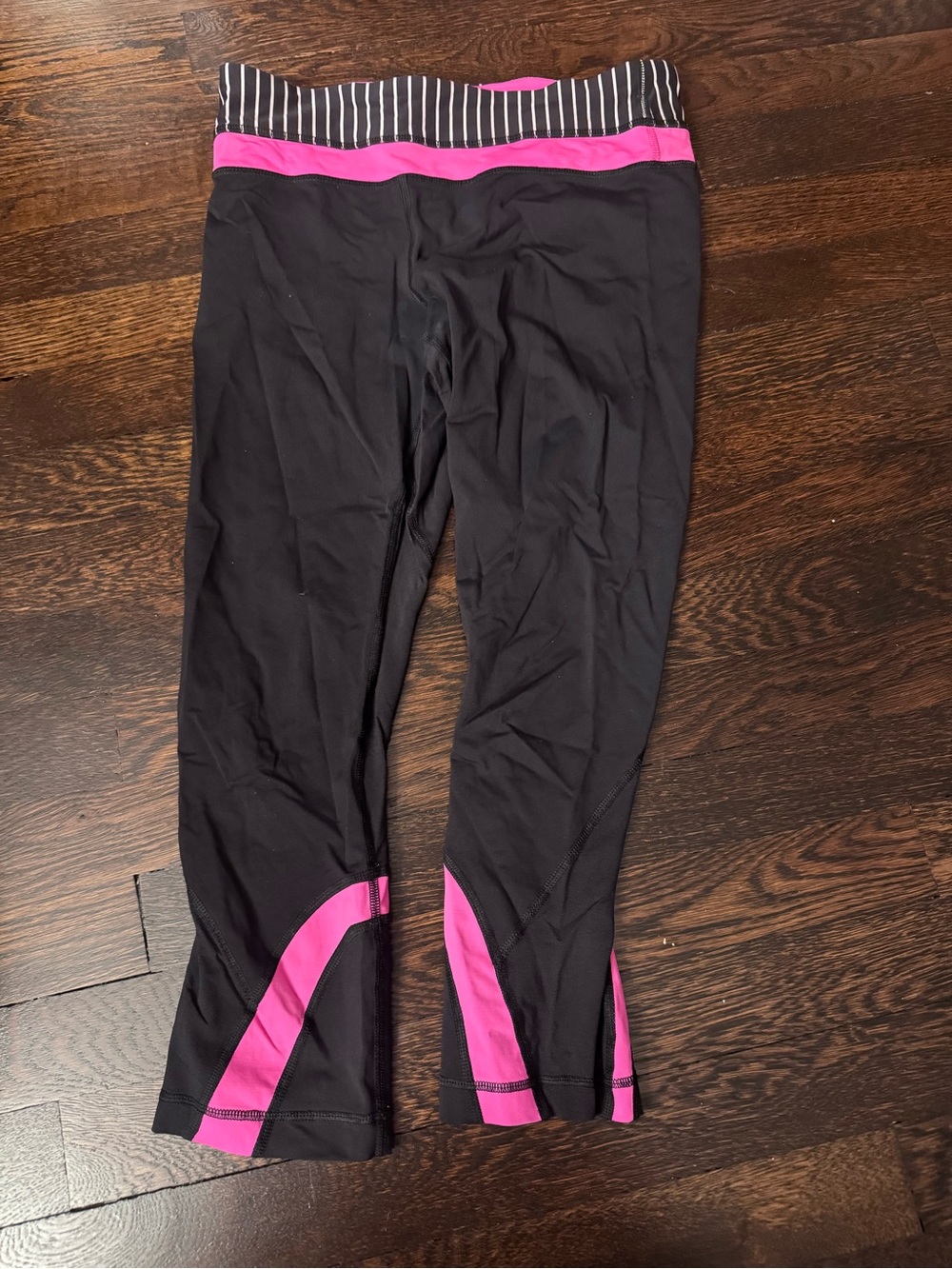 lululemon athletica black & pink Inspire running leggings - size 6